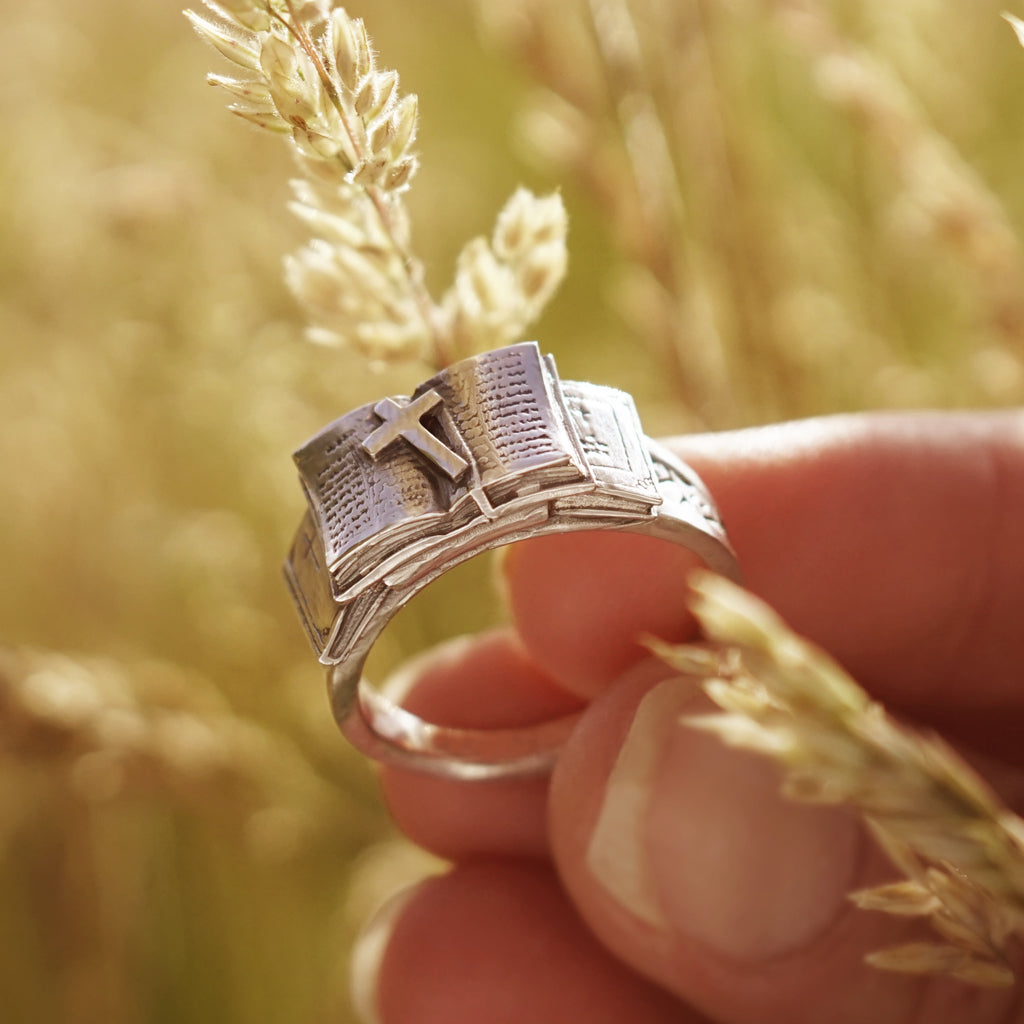 Keiko Bee Bible Ring