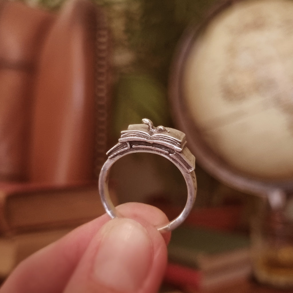 Keiko Bee Bookworm Ring