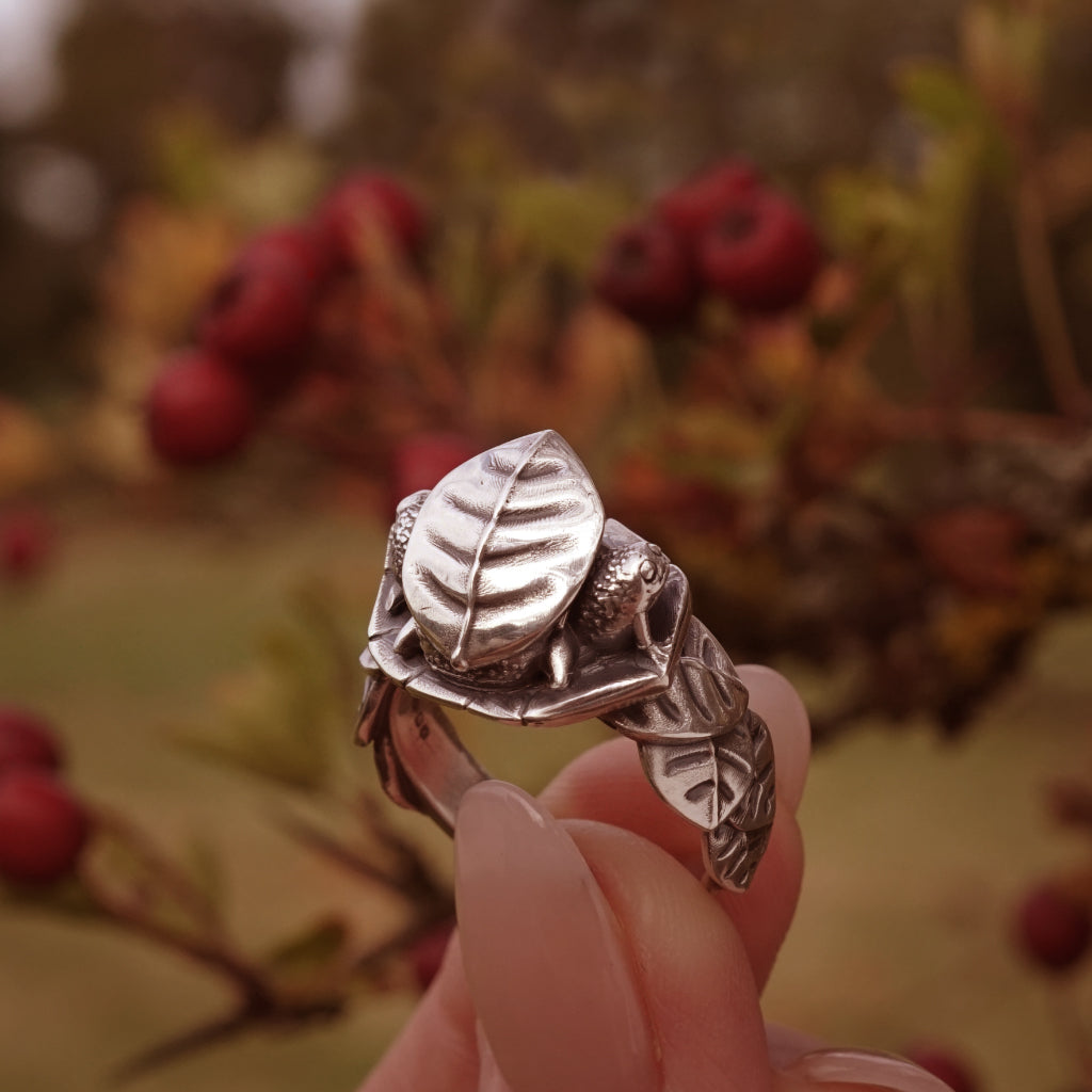 Keiko Bee Rain Frog Ring